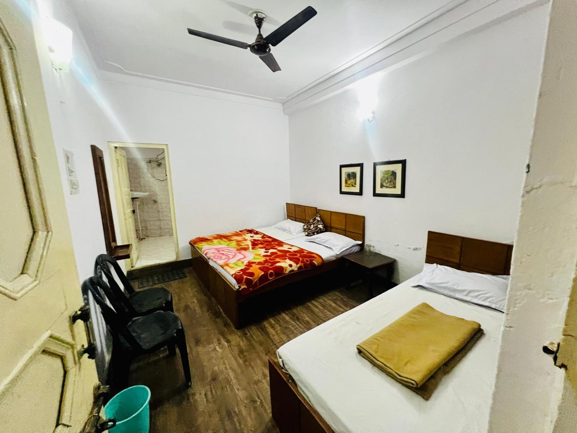 Inder Palace Barkot 外观 照片