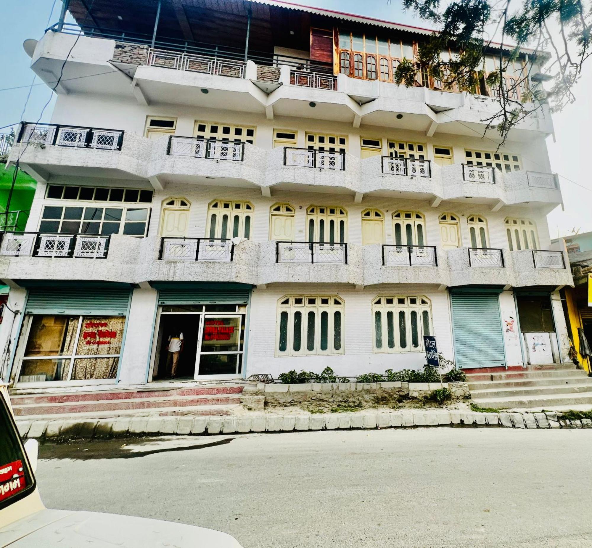 Inder Palace Barkot 外观 照片