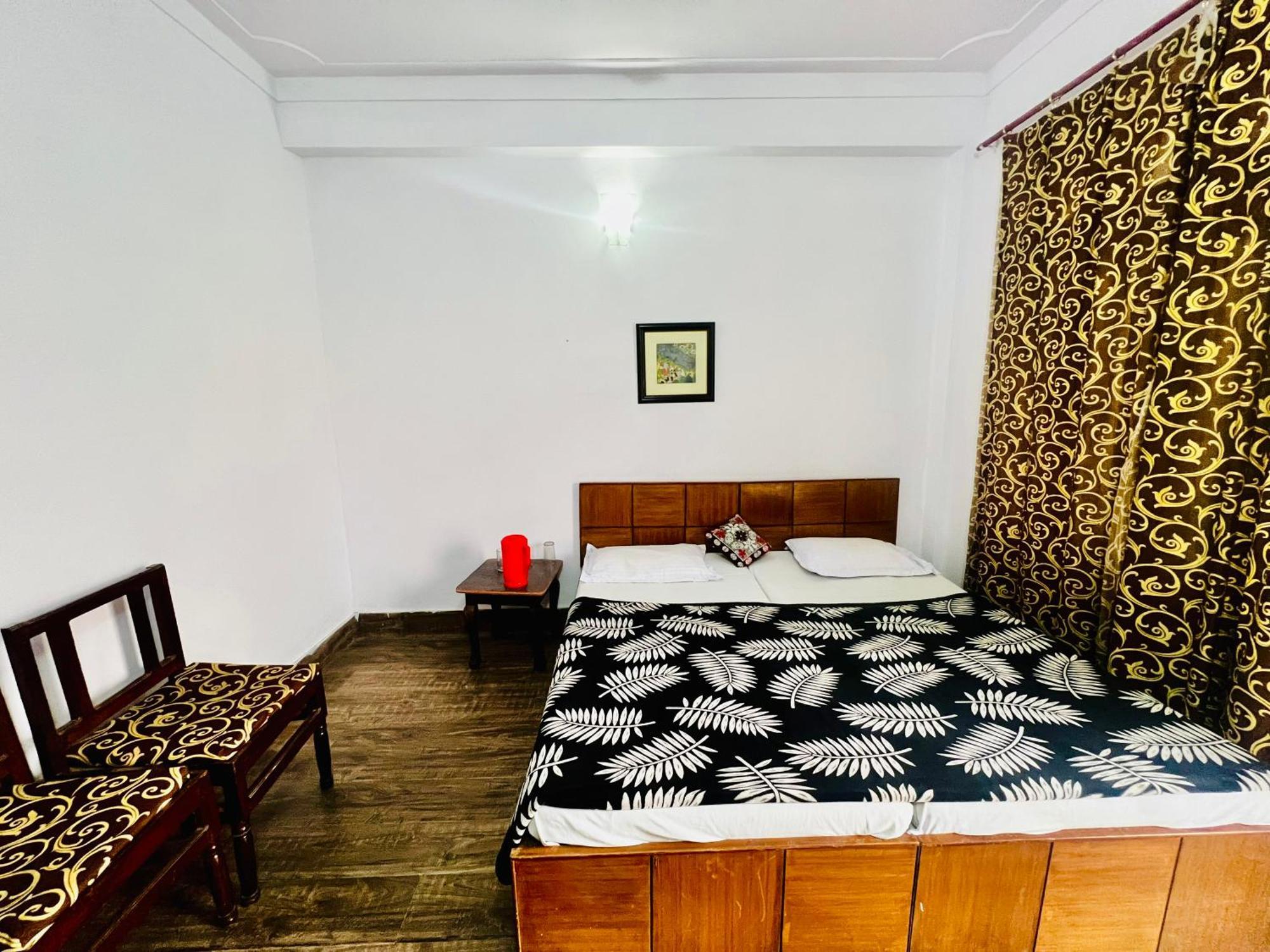 Inder Palace Barkot 外观 照片