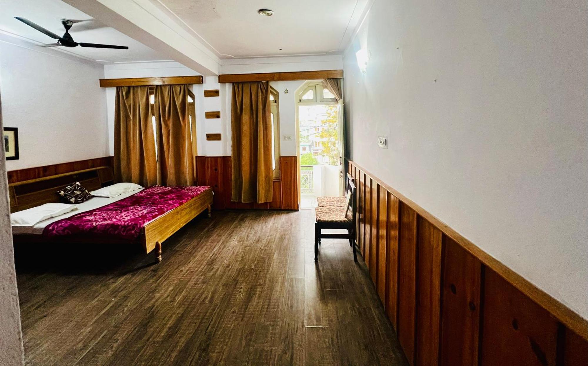 Inder Palace Barkot 外观 照片